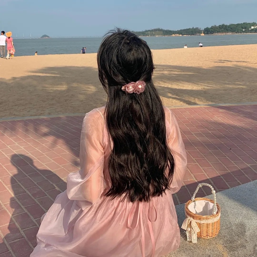 女服务员